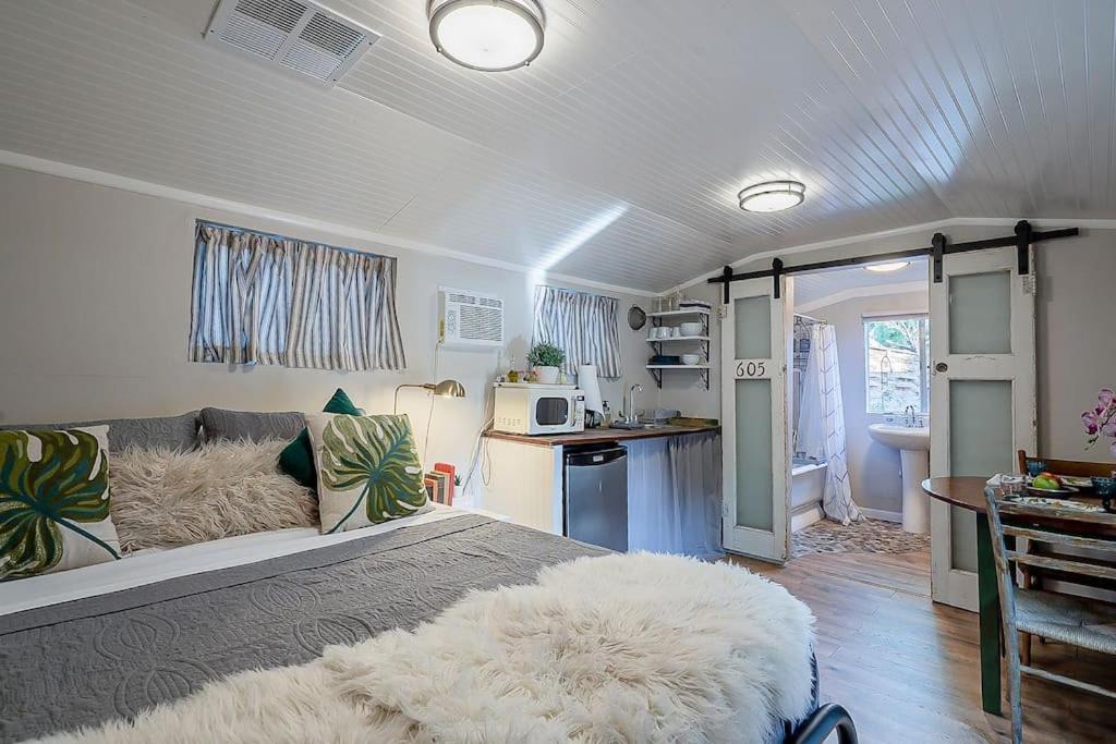 Cute Peaceful Tiny House Getaway W Backyard - Low Summer Rates! Тусон Экстерьер фото